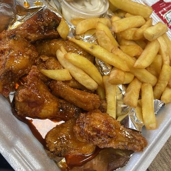 Bethune Grill - 8 piece Chicken wings and fries - American Near Me - Daytona Beach, Florida Bethune Grill - 8 piece Chicken wings and fries - American Near Me - Daytona Beach, Florida