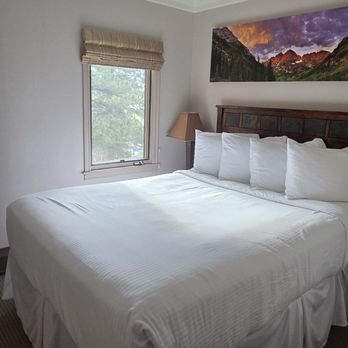 Historic Crag's Lodge - Single suite room - Hotels Near Me - Estes Park, Colorado Historic Crag's Lodge - Single suite room - Hotels Near Me - Estes Park, Colorado