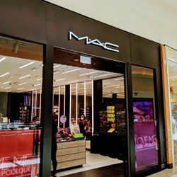 MAC Cosmetics - MAC Cosmetics