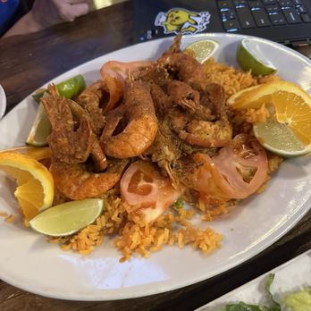 Red Barrel Restaurant - Garlic Shrimp - American Near Me - Chicago, Illinois