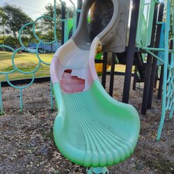 Freeport Municipal Park - Broken slide