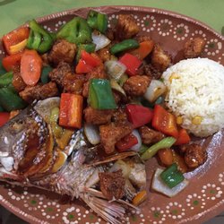 Mariscos Los Chiveros - Chicharrones de pargo