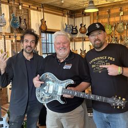 Casino Guitars - My new ten top hollowbody ii piezo  we will be jammin with this new tool  in picture Clay from paul reed smith baxter and me jammin jack