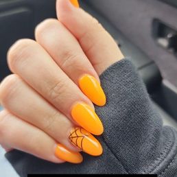 Glow in the dark halloween nails Glow in the dark halloween nails