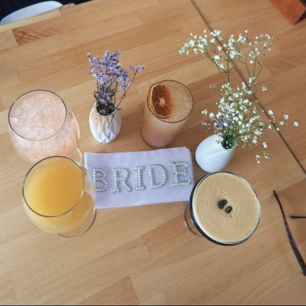 Espresso martini, mimosa, aperol spritz Espresso martini, mimosa, aperol spritz