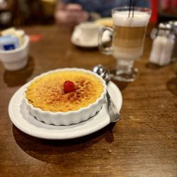 Rioz Brazilian Steakhouse - Crème Brûlée and cappuccino