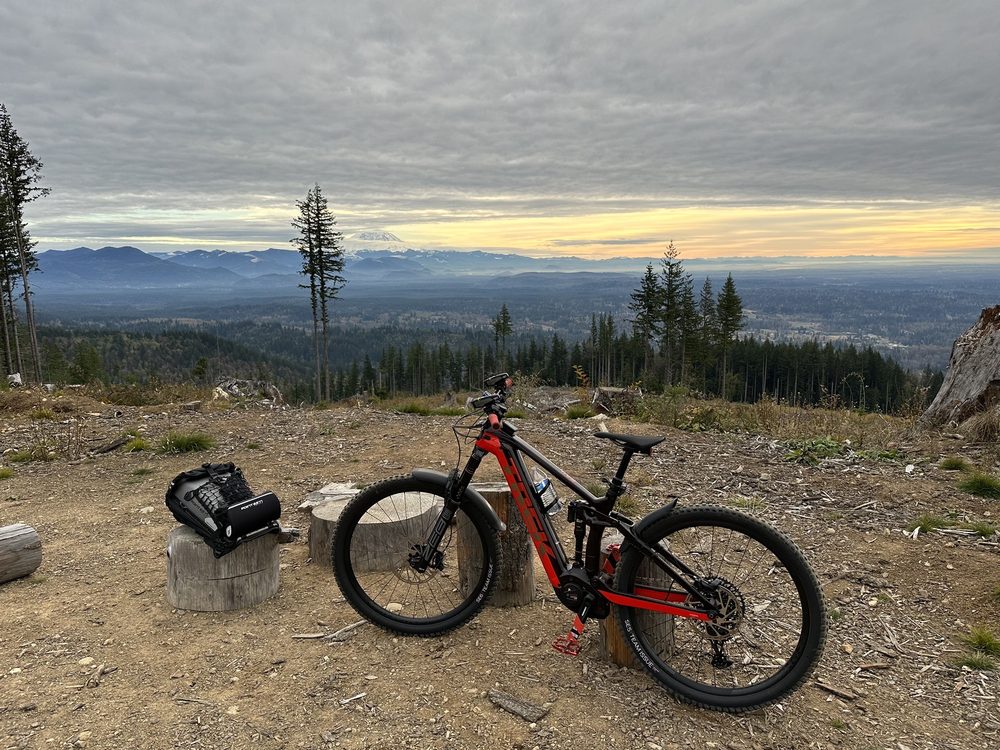 Trek Bicycle Silverdale Logo