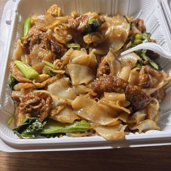 Surin Thai - Pad See Ew with mock meat. - Thai Near Me - Banning, California Surin Thai - Pad See Ew with mock meat. - Thai Near Me - Banning, California