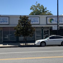 We Grow Hydroponics - Front entrance