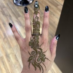 A1 Arch Salon - Beautiful henna art done! She is a great artist