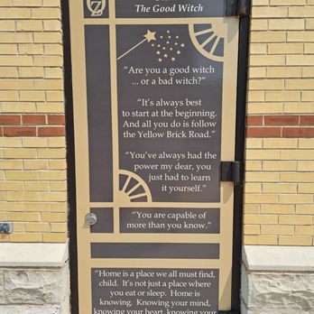 Oz Plaza - Parks Near Me