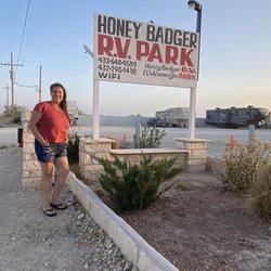 Honey Badger Rv Park - Neat little RV park