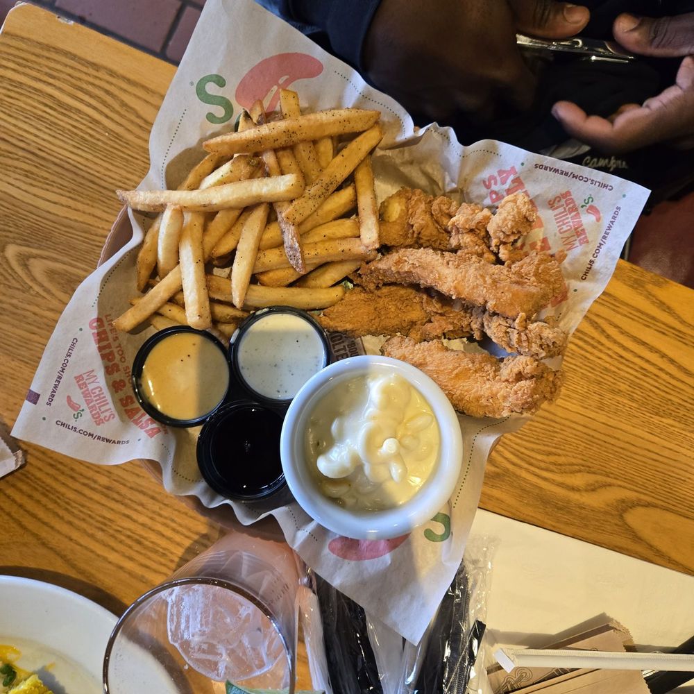 Chili's - Chicken crisper combo - Bars Near Me - E Brunswick, New Jersey