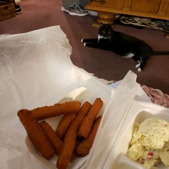 Minnehans - Zucchini sticks and a belly rub lovin kitty - New American Near Me - Lakeville, New York Minnehans - Zucchini sticks and a belly rub lovin kitty - New American Near Me - Lakeville, New York