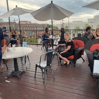 Henry's Rooftop Deck - Bars Near Me - Charleston, South Carolina