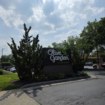 Olive Garden - The parking lot sign of the restaurant. - Italian Near Me - Roanoke, Virginia