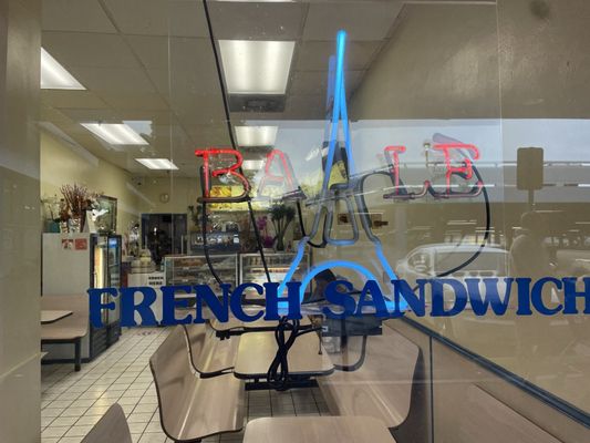 Ba-Le Sandwich Shop by null