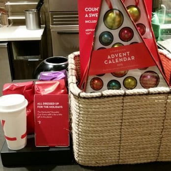 Starbucks - Ornament and reusable cup display - Coffee & Tea Near Me - Honolulu, Hawaii