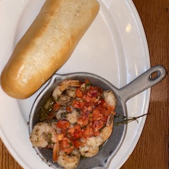 Bahama Breeze - Fire Roasted Jerk Shrimp and Cuban Bread - Bars Near Me - Lutz, Florida