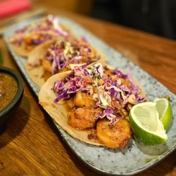 Lona Cocina Tequileria - Shrimp tacos - really very flavorful