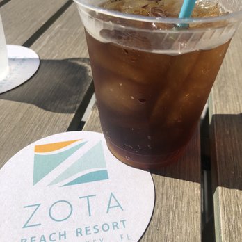 Zota Beach Resort - Drinks by the pool - Hotels Near Me - Longboat Key, Florida Zota Beach Resort - Drinks by the pool - Hotels Near Me - Longboat Key, Florida