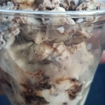 Cherry Hill Ice Cream - Ice Cream & Frozen Yogurt Near Me - Lunenburg, Massachusetts