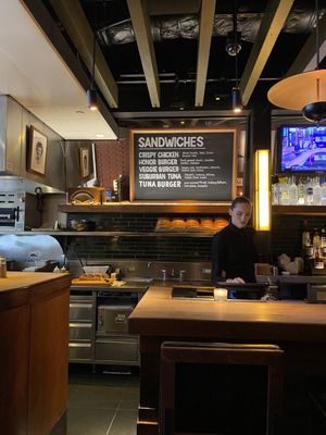 Honor Bar by null