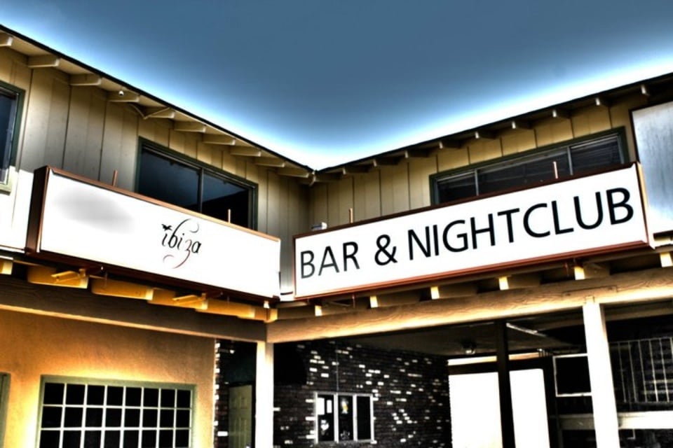 BAR & CLOSED 11 Photos & 25 Reviews 18528 Beach