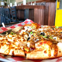 The 640 Pizza & Pints - Meat me in Weston (supreme) pizza size medium