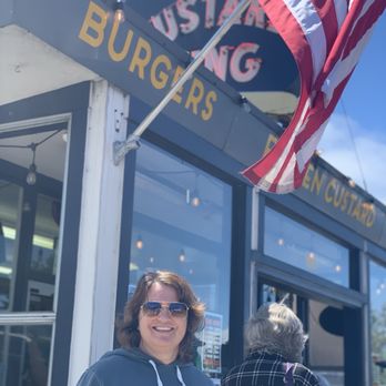 Custard King - Standing in line for custard ice cream - Ice Cream & Frozen Yogurt Near Me - Astoria, Oregon Custard King - Standing in line for custard ice cream - Ice Cream & Frozen Yogurt Near Me - Astoria, Oregon