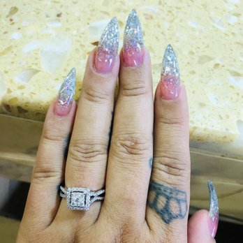 Lili's Nails & Salon - Nail Salons Near Me - Modesto, California