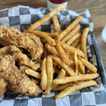 Tony’s Eat and Drink - Chicken Crispy Tender Basket - Sports Bars Near Me - Franklin, Tennessee Tony’s Eat and Drink - Chicken Crispy Tender Basket - Sports Bars Near Me - Franklin, Tennessee