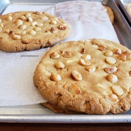 White Chocolate Macadamia Nut Cookie