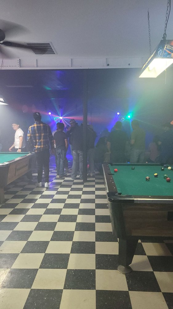 GILBERT’S LOUNGE Updated October 2024 313 E Broadway, Van Horn