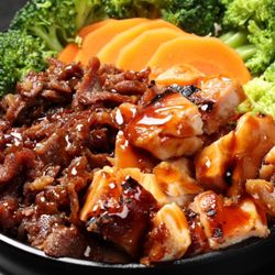 Teriyaki City Grill - Ribeye Steak & Chicken Bowl w/ Veggies