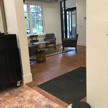 Salon Brad - Waiting area - Hair Salons Near Me - Grand Rapids, Minnesota