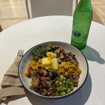 Clean Slate - Jerk quinoa bowl - Caterers Near Me - Omaha, Nebraska Clean Slate - Jerk quinoa bowl - Caterers Near Me - Omaha, Nebraska