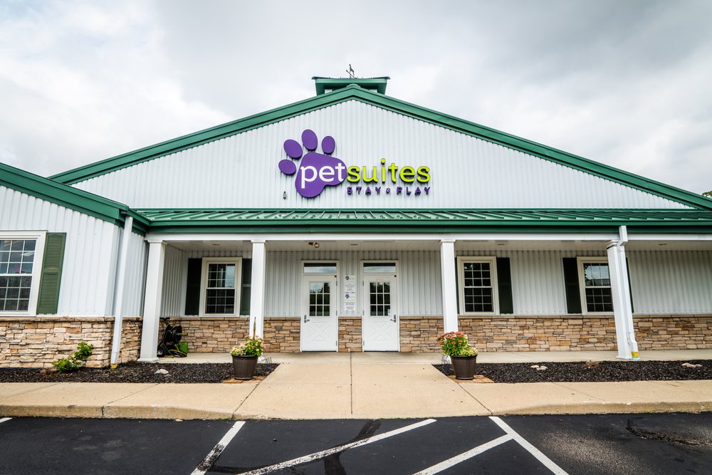 PETSUITES SHARONVILLE Updated October 2024 22 Photos & 20 Reviews 3701 Hauck Rd