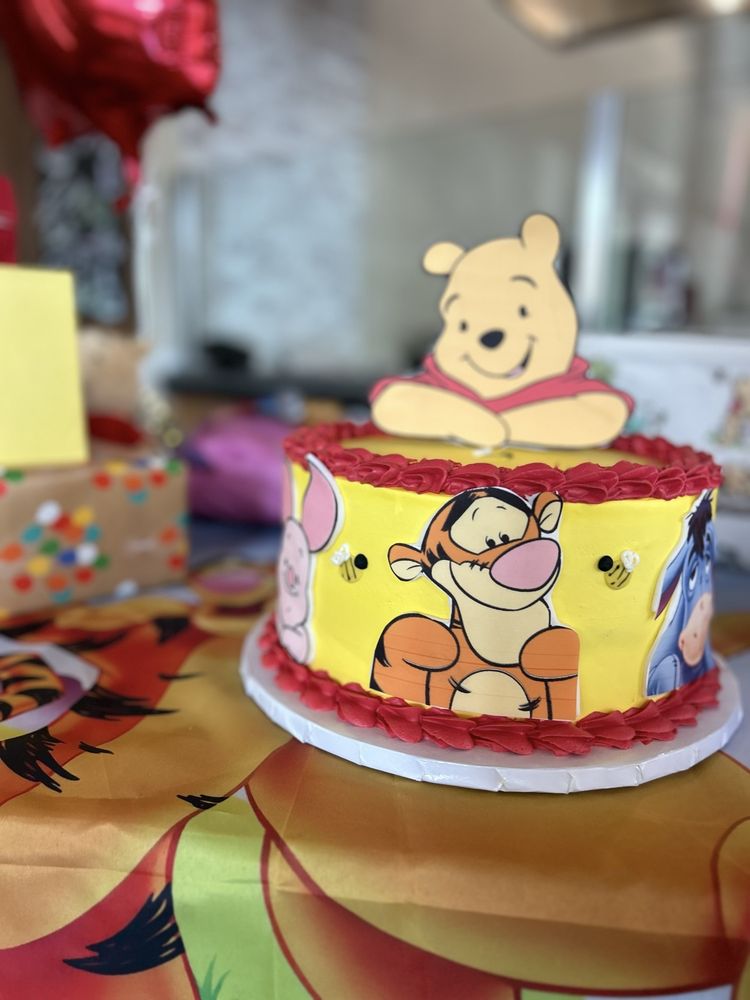 Krisota's Cake Shop Logo