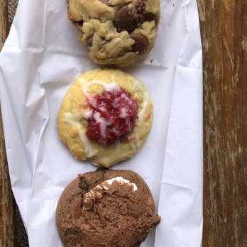 Jacob Lake Inn - A lemon raspberry, a chocolate parfait and a cookie in a cloud!! - American Near Me - Jacob Lake, Arizona