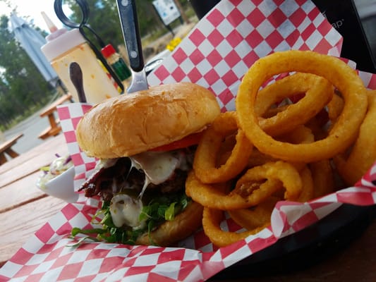 Big Belly Burgers and Brew by null