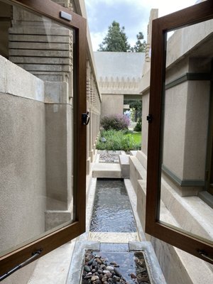 Hollyhock House by null