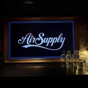 Tanner Smiths - Cocktail Bars Near Me - New York, New York