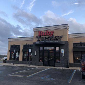 Ruby Tuesday - Burgers Near Me - West Plains, Missouri