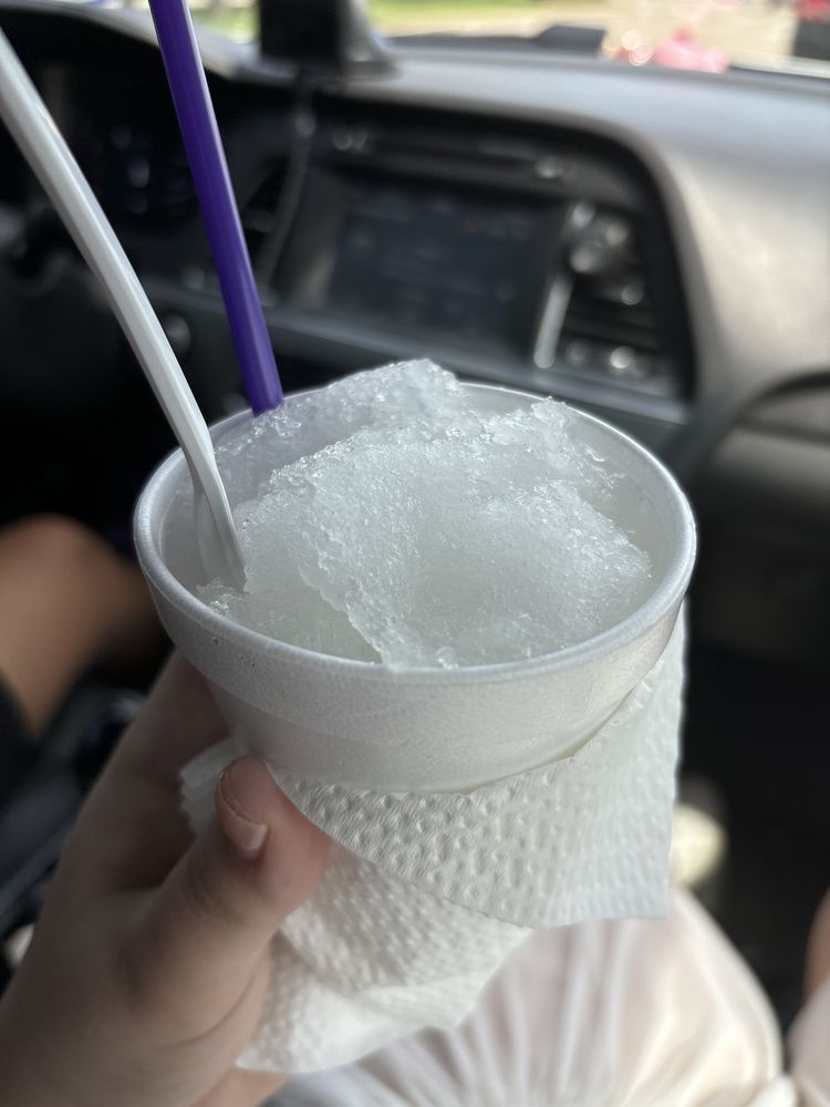 Snolicious Snoballs Logo