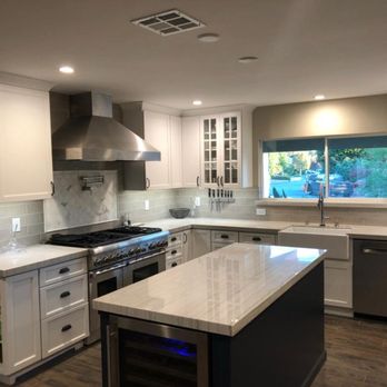 Starmark Cabinetry In White Maple And Blueberry Maple Island With