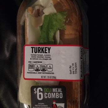 Giant - Turkey club sandwich. Quick grab and go lunch. - Grocery Near Me - Elkridge, Maryland