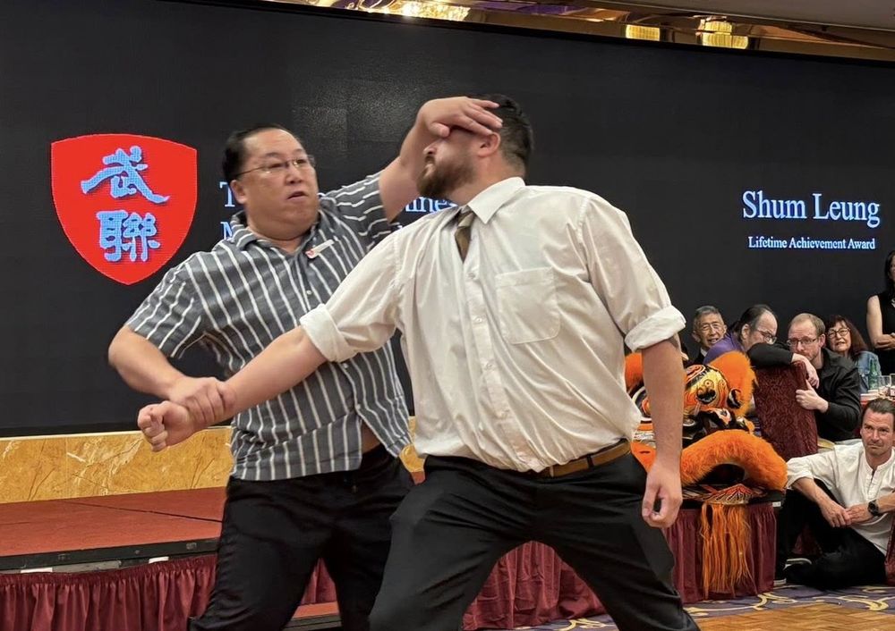 Eagle Claw Kung Fu & Tai Chi Chuan Logo