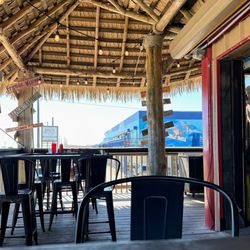 HardHeads Icehouse & Grill