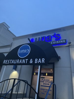 Luna's Italian & Latin Cuisine Restaurant by null